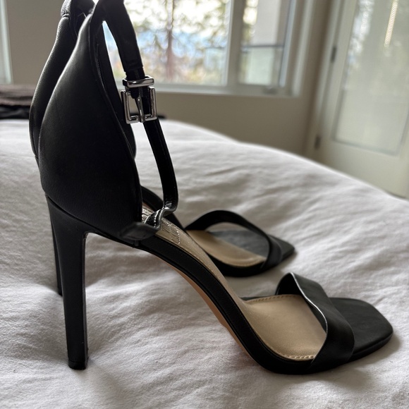 NWOT Vince Camuto Strappy Leather Sandals - Picture 1 of 2